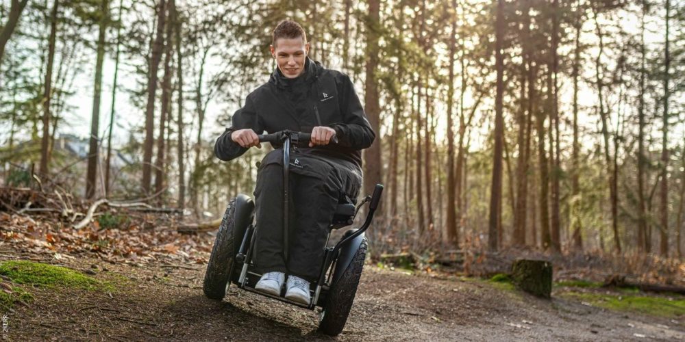 Fauteuil Auto-Équilibré : Technologie Segway pour la Mobilité Inclusive