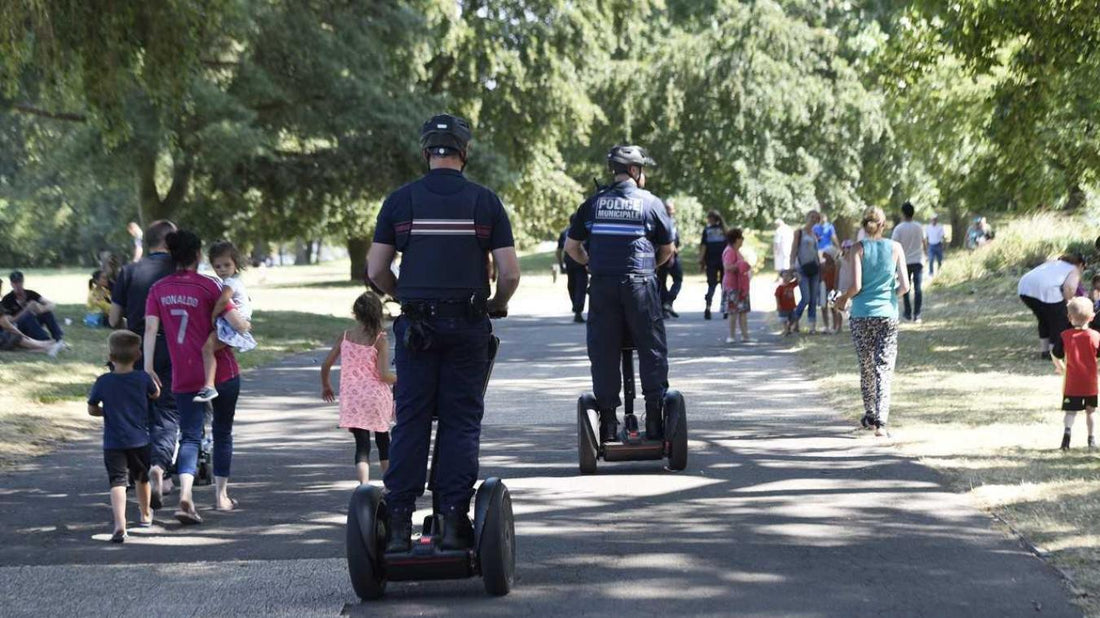 Deux gyropodes Segway i2 SE pour la surveillance du Parc du Lion (Wattrelos)