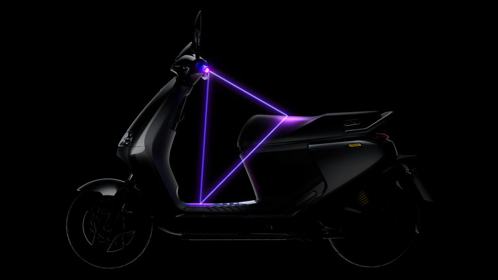 Profil du scooter électrique Segway E300 SE avec mise en lumière du design