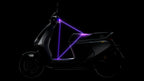 Profil du scooter électrique Segway E300 SE avec mise en lumière du design