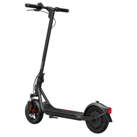 Trottinette électrique Segway Ninebot F2 E II, vue trois-quarts avant sur fond blanc