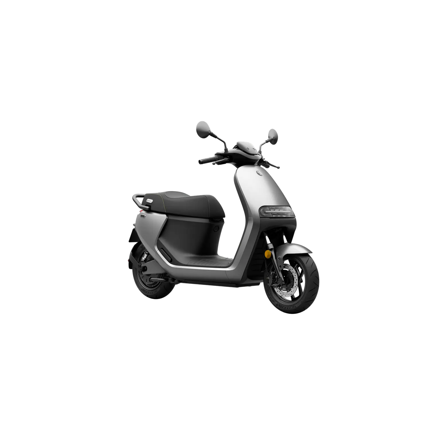 Scooter électrique Segway E150 S argent, vue trois-quarts avant