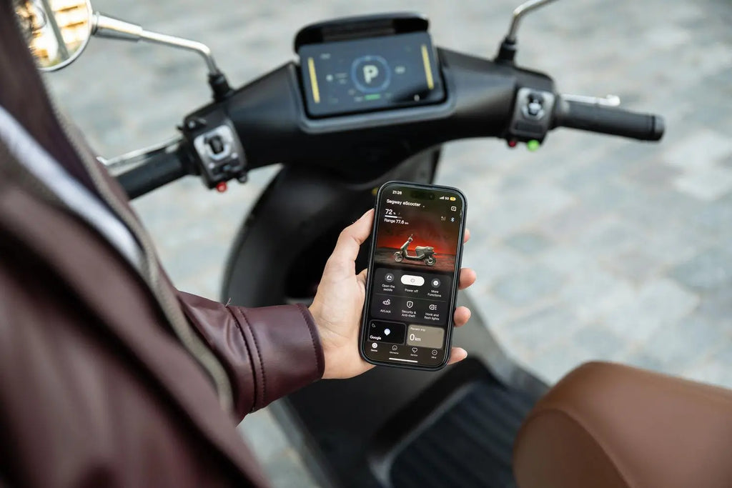 Application mobile et tableau de bord du scooter électrique Segway E150 S
