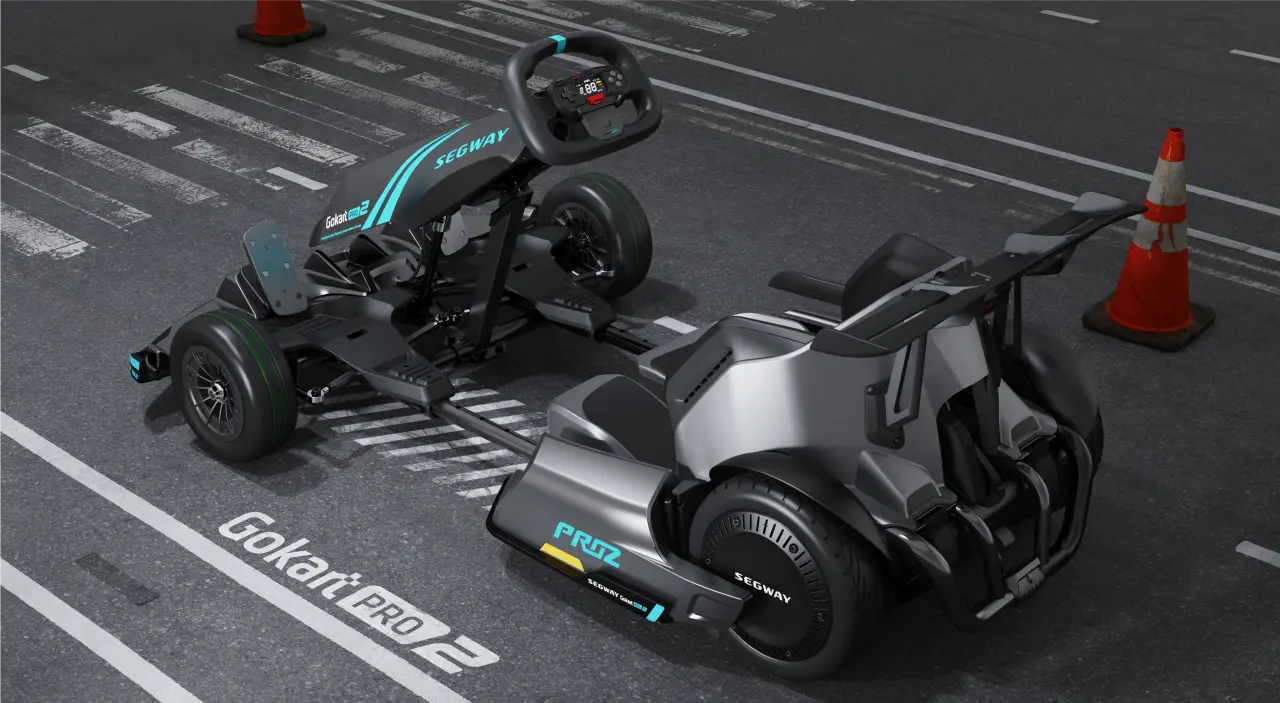Kart électrique Segway Ninebot GoKart PRO 2 avec cônes de circuit, vue trois-quarts arrière