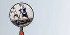 Rétroviseur Segway Ninebot reflétant deux personnes à trottinette