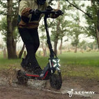 Phare avant et clignotants Segway ZT3 Pro E pour une sécurité optimale.