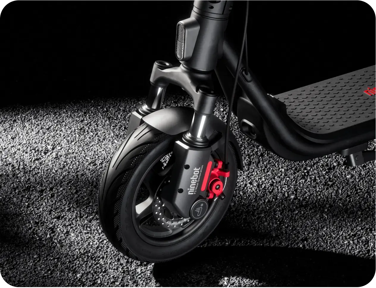 Roue avant et frein à disque de la trottinette Segway Ninebot F2 E II