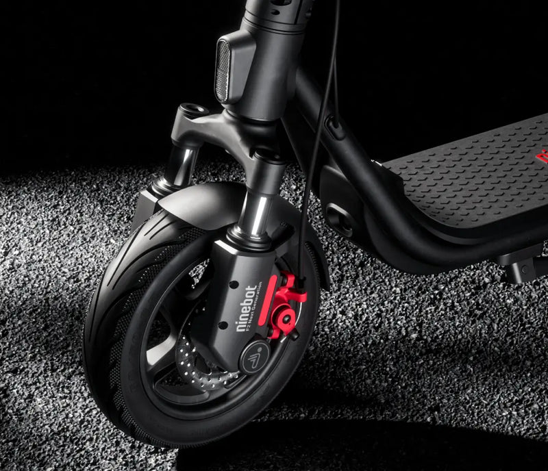 Frein à disque avant de la trottinette Segway Ninebot F2 E II, vue rapprochée