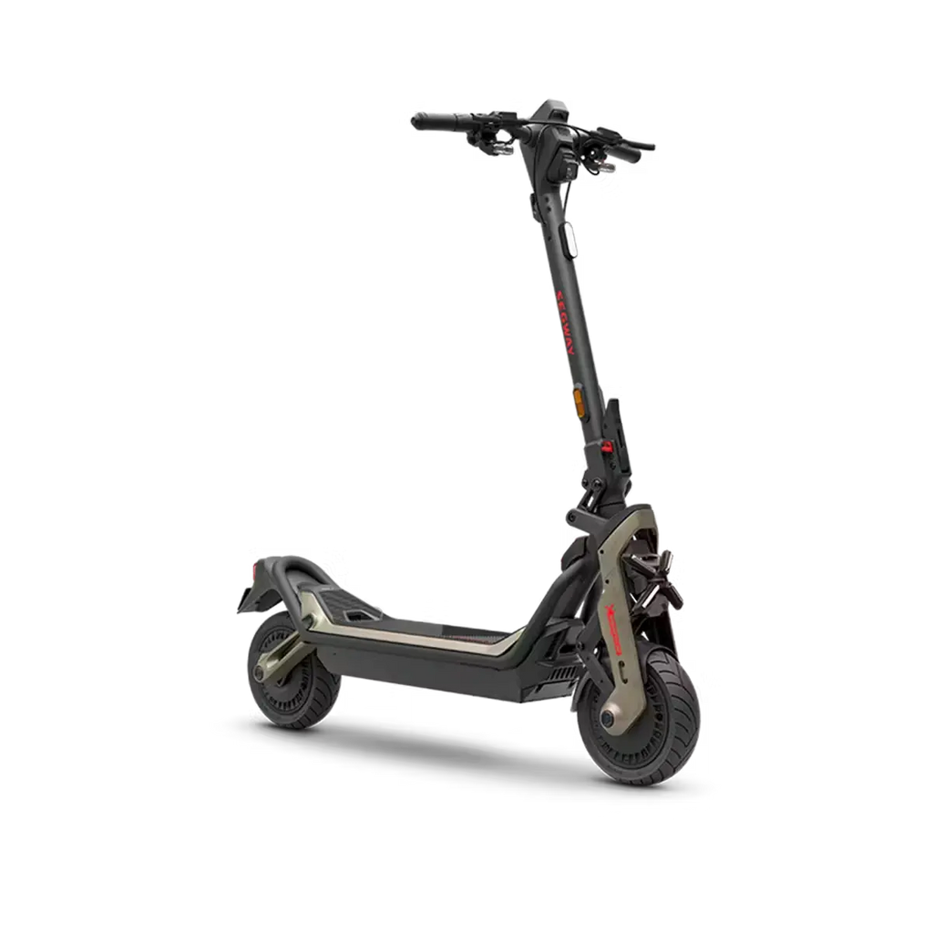 Trottinette électrique Segway GT3 Pro, vue trois-quarts avant sur fond blanc