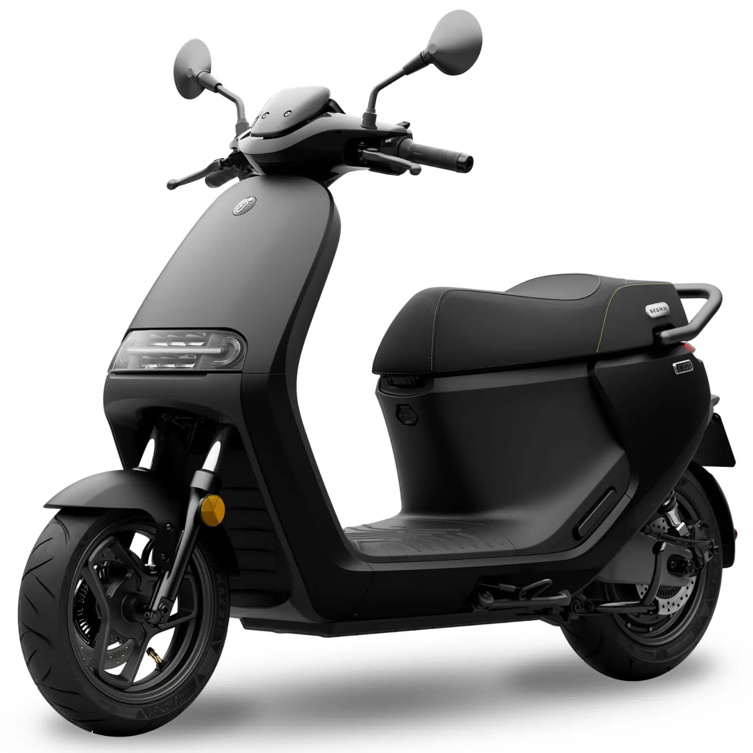 Scooter électrique Segway E150 S noir mat, vue trois-quarts avant