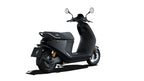 Scooter électrique Segway E300 SE noir, vue trois-quarts arrière